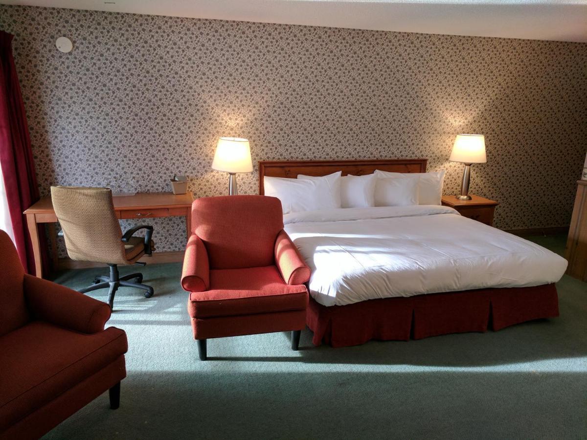 Algonquin Lakeside Inn Dwight Стая снимка