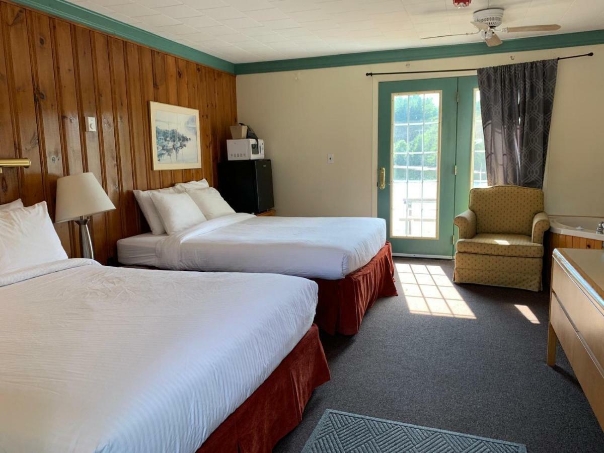 Algonquin Lakeside Inn Dwight Екстериор снимка